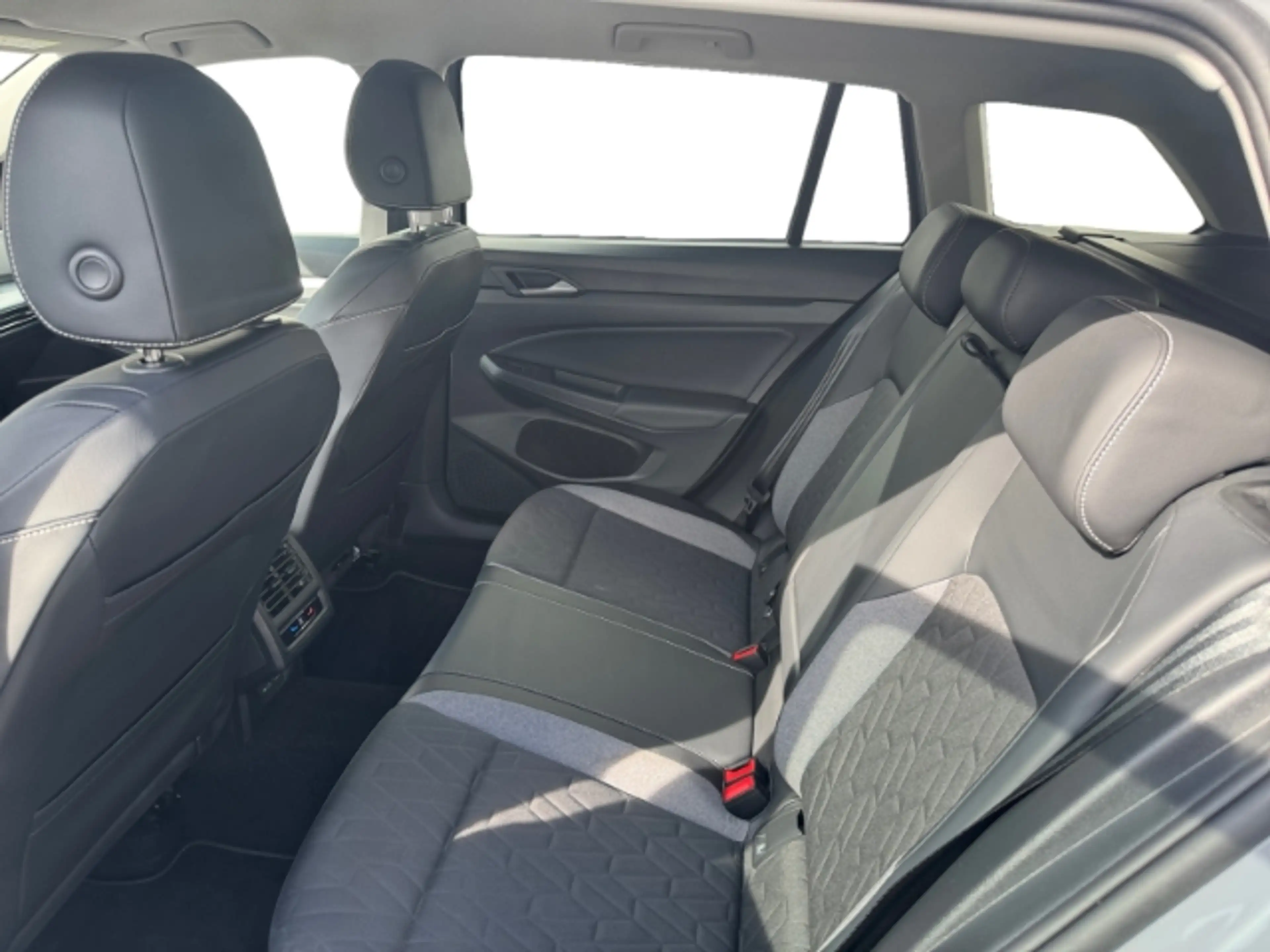 Volkswagen Golf Variant VIII 1.5 TSI Goal LED NAVI 16'' ACC AHK DIGITAL AP — photo 20