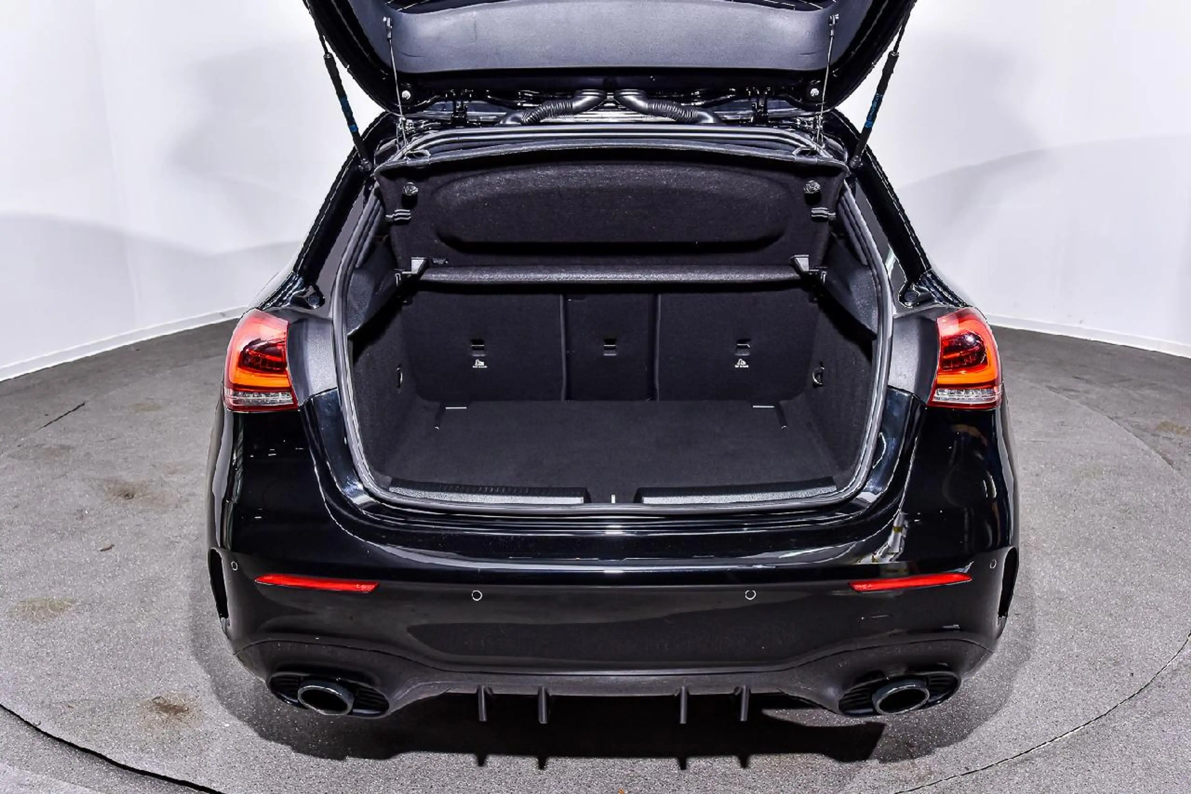 Mercedes-Benz A 35 AMG A 35 AMG 4Matic — photo 9