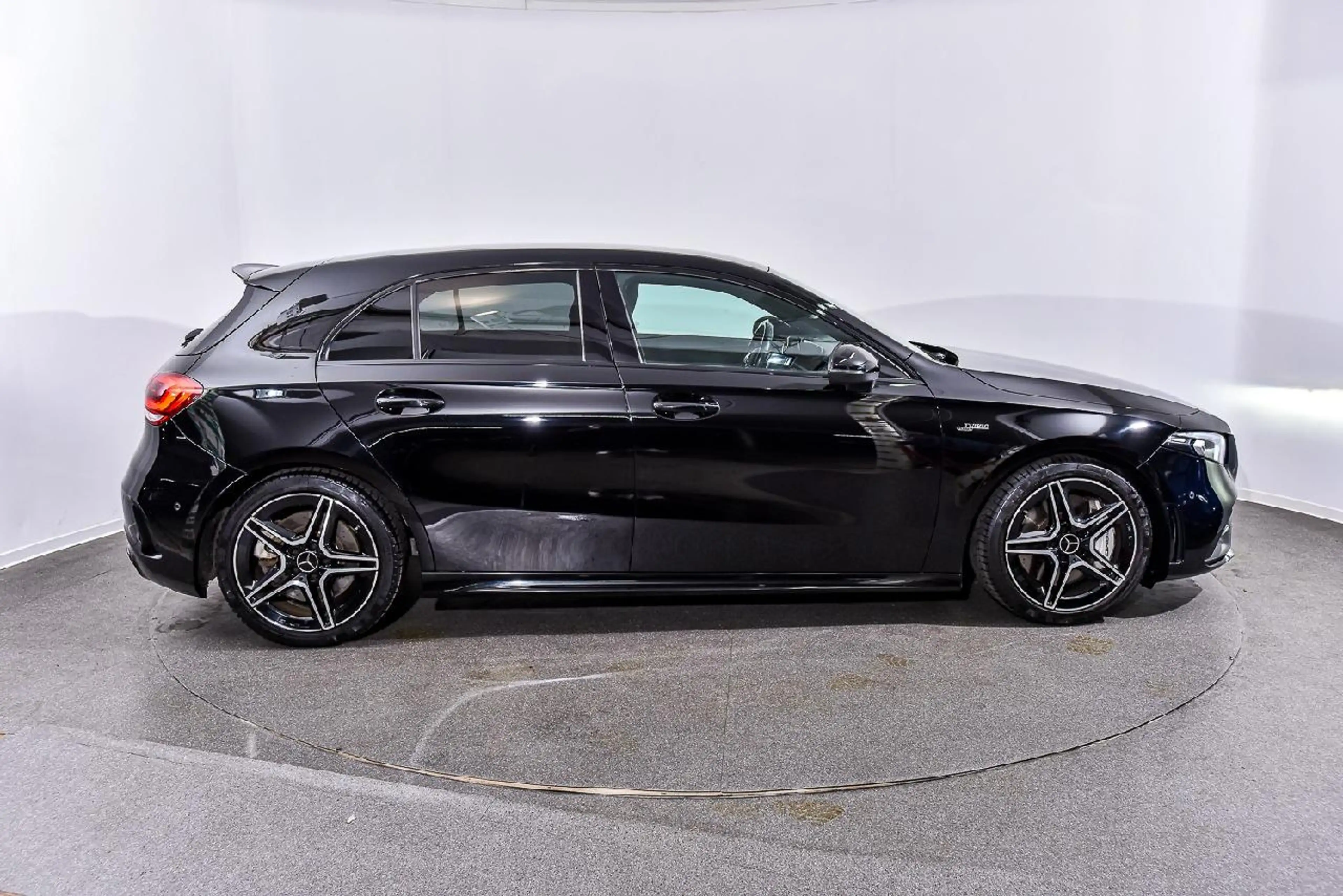 Mercedes-Benz A 35 AMG A 35 AMG 4Matic — photo 4