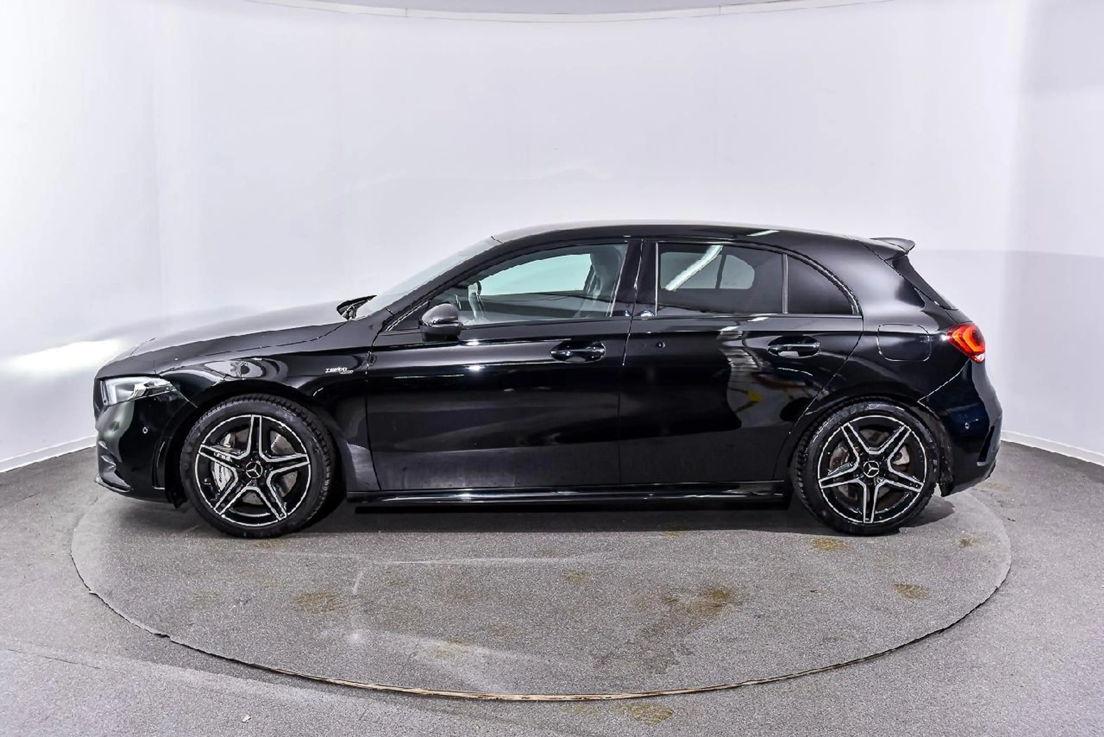 Mercedes-Benz A 35 AMG A 35 AMG 4Matic — photo 8