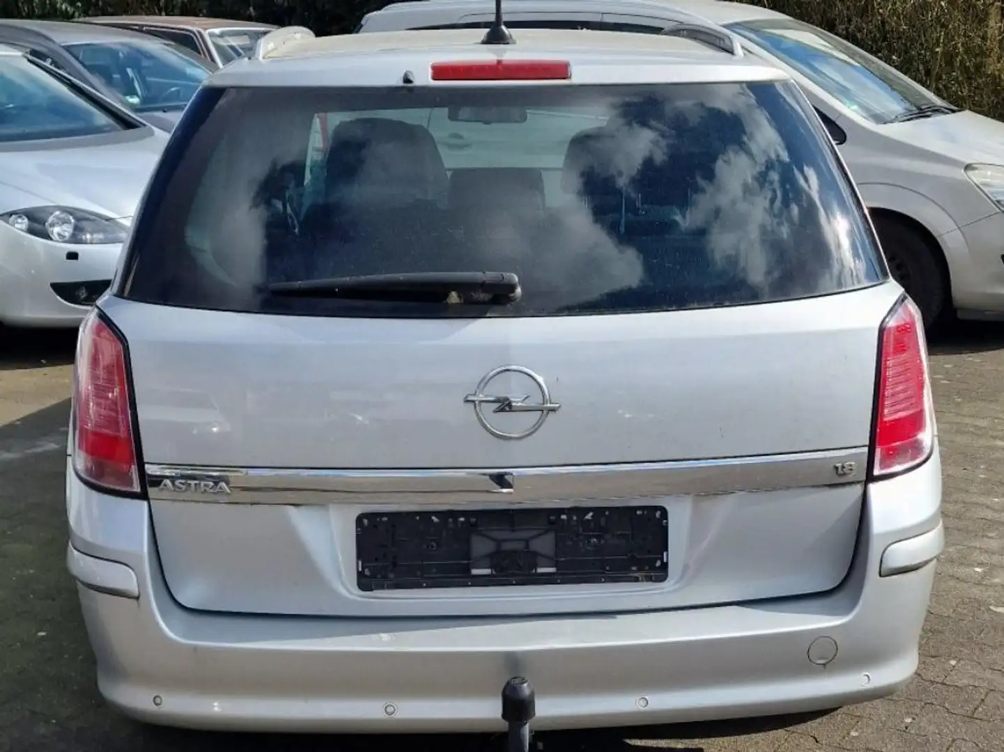 Opel Astra 1.8 Caravan Automatik Edition Plateado - 2