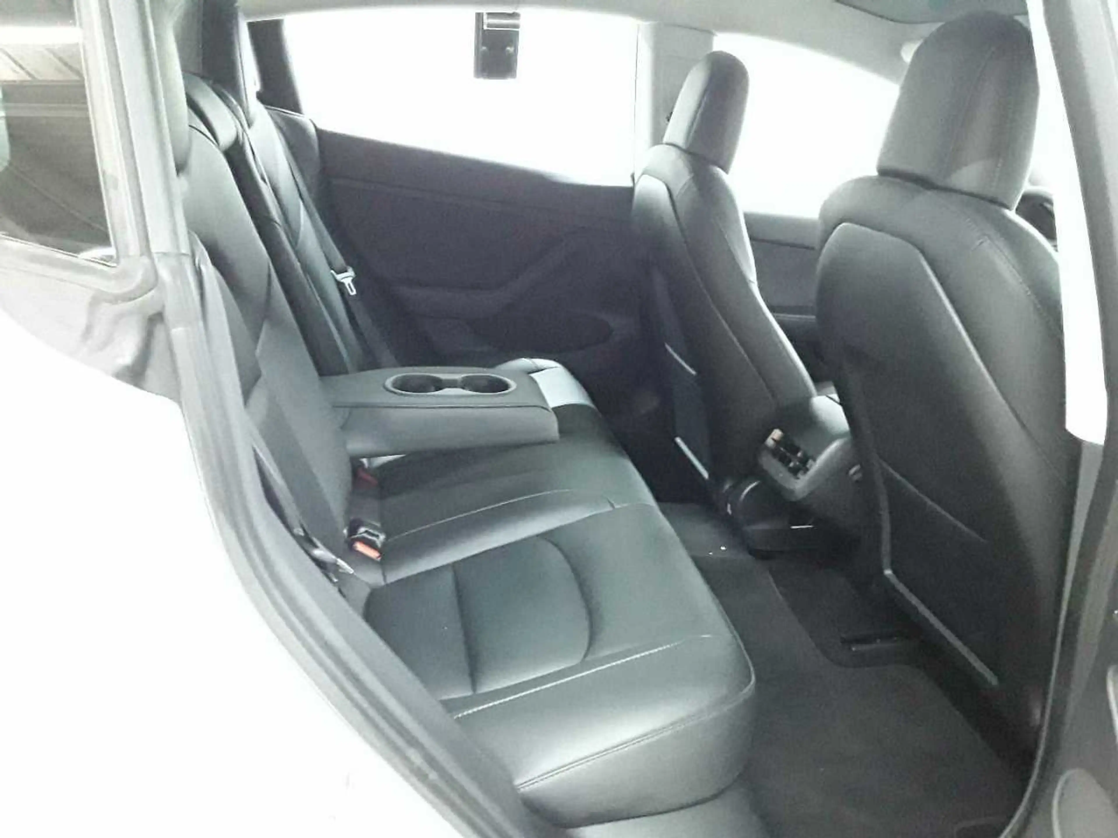 Tesla Model 3 RWD Hinterradantrieb — photo 14
