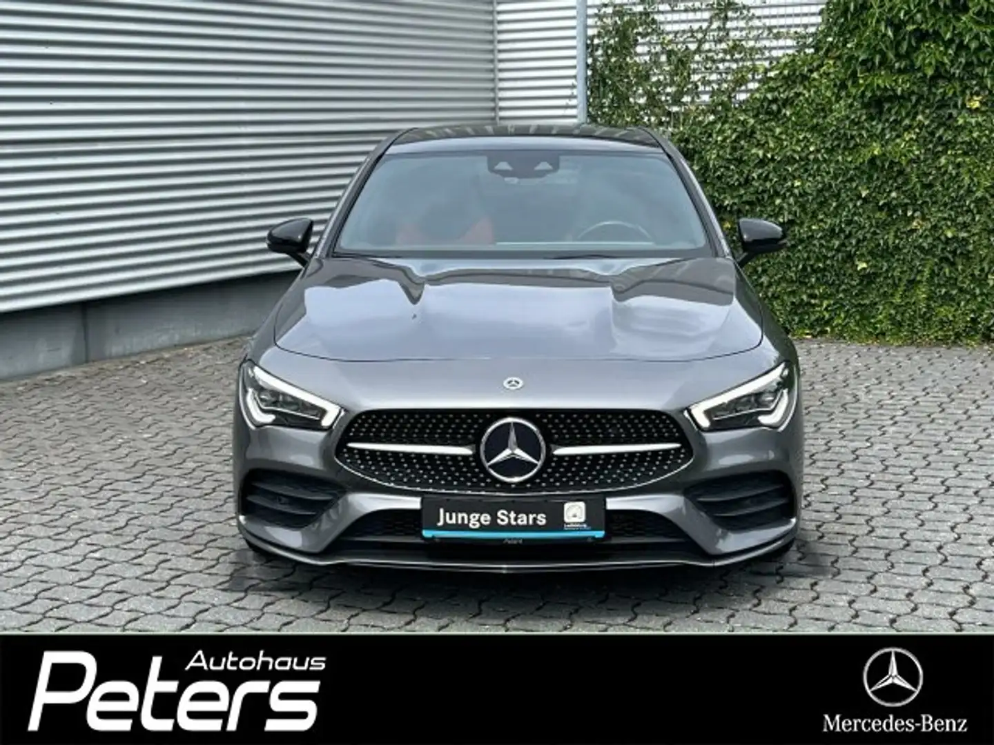 Mercedes-Benz CLA 250 CLA 250 SB AMG Night 4Matic Pano/AHK/Navi/Rfk LED Grau - 2