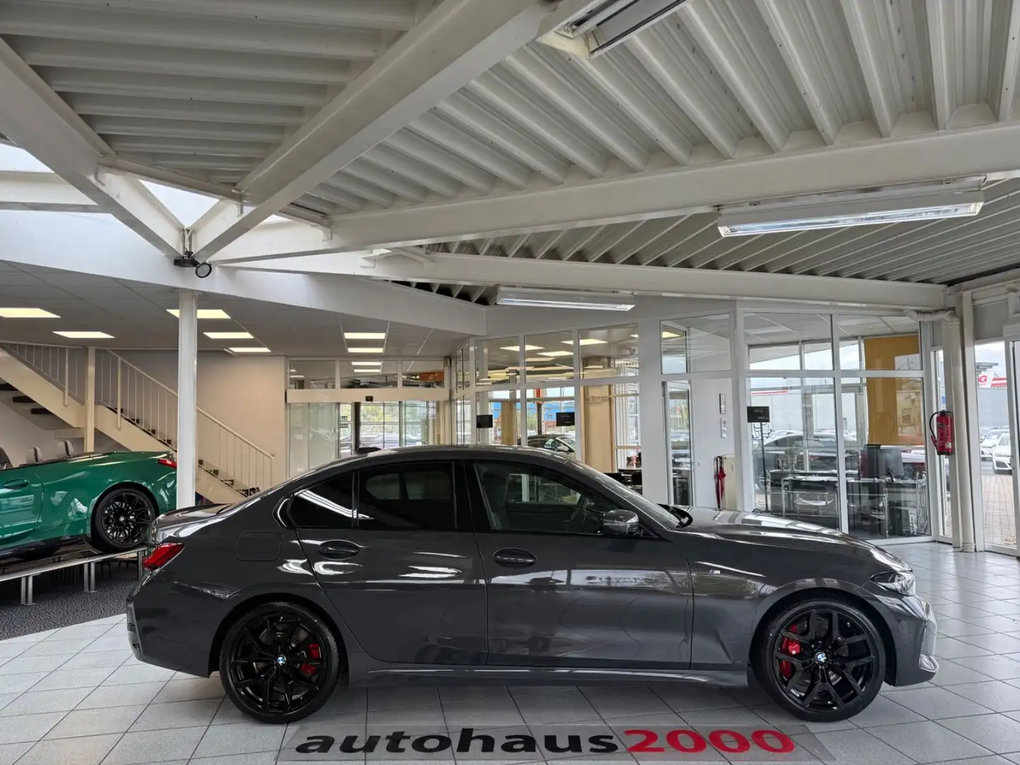 BMW 318 d Lim. M Sportpaket PRO HUD/360°/H&K Gris - 2