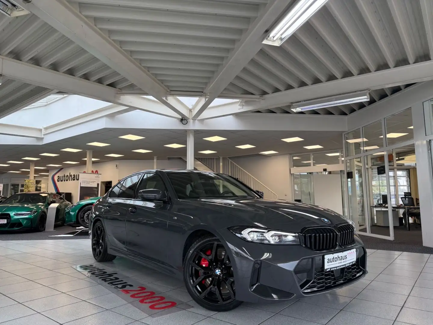 BMW 318 d Lim. M Sportpaket PRO HUD/360°/H&K Gris - 1