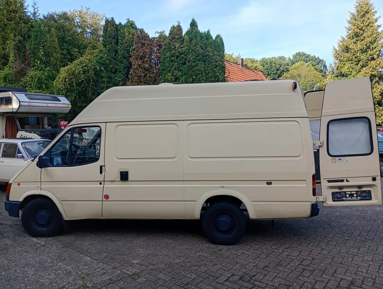 Ford Transit 100 L D, foto 2