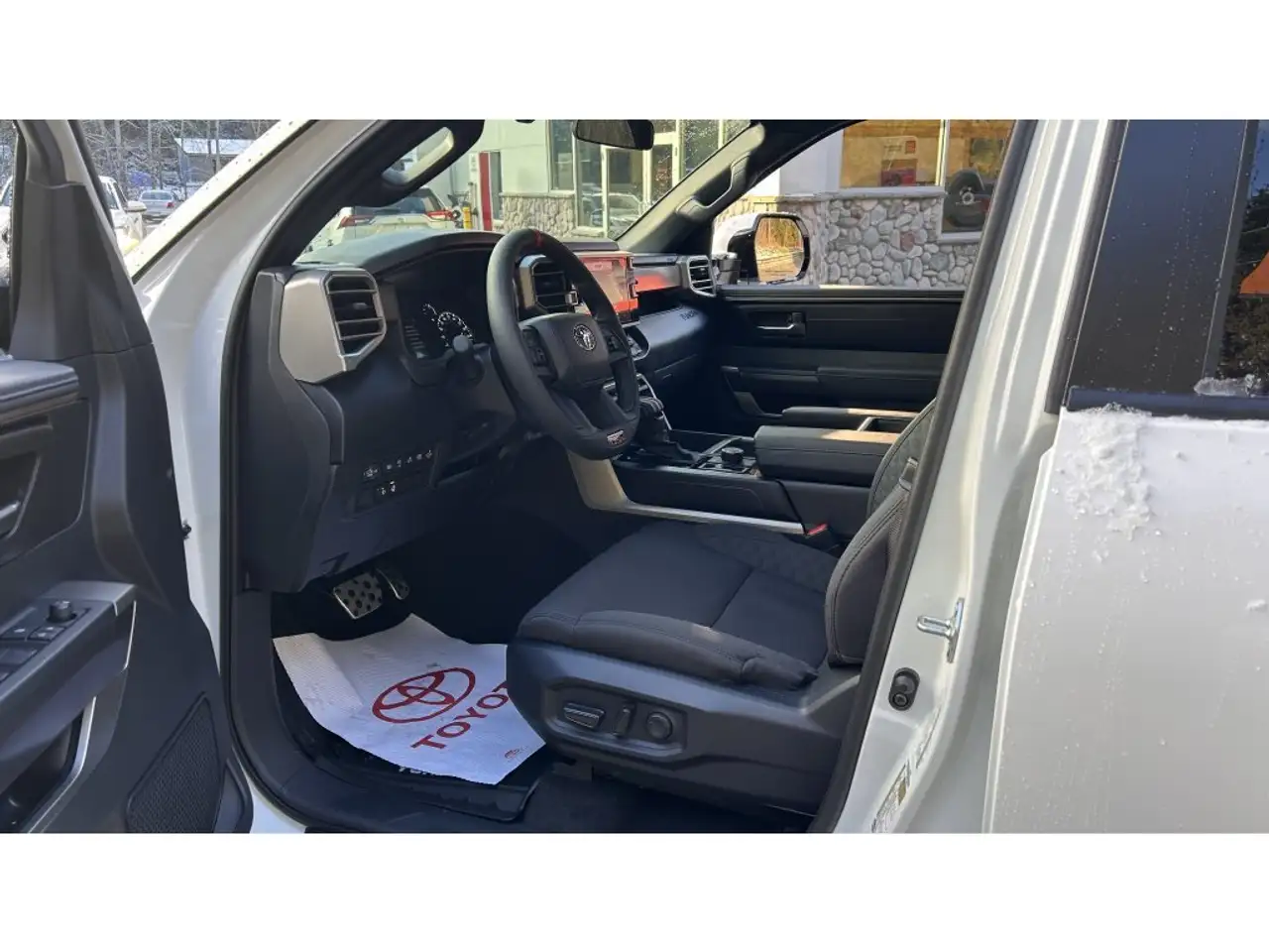 Toyota Tundra снимка Toyota Tundra