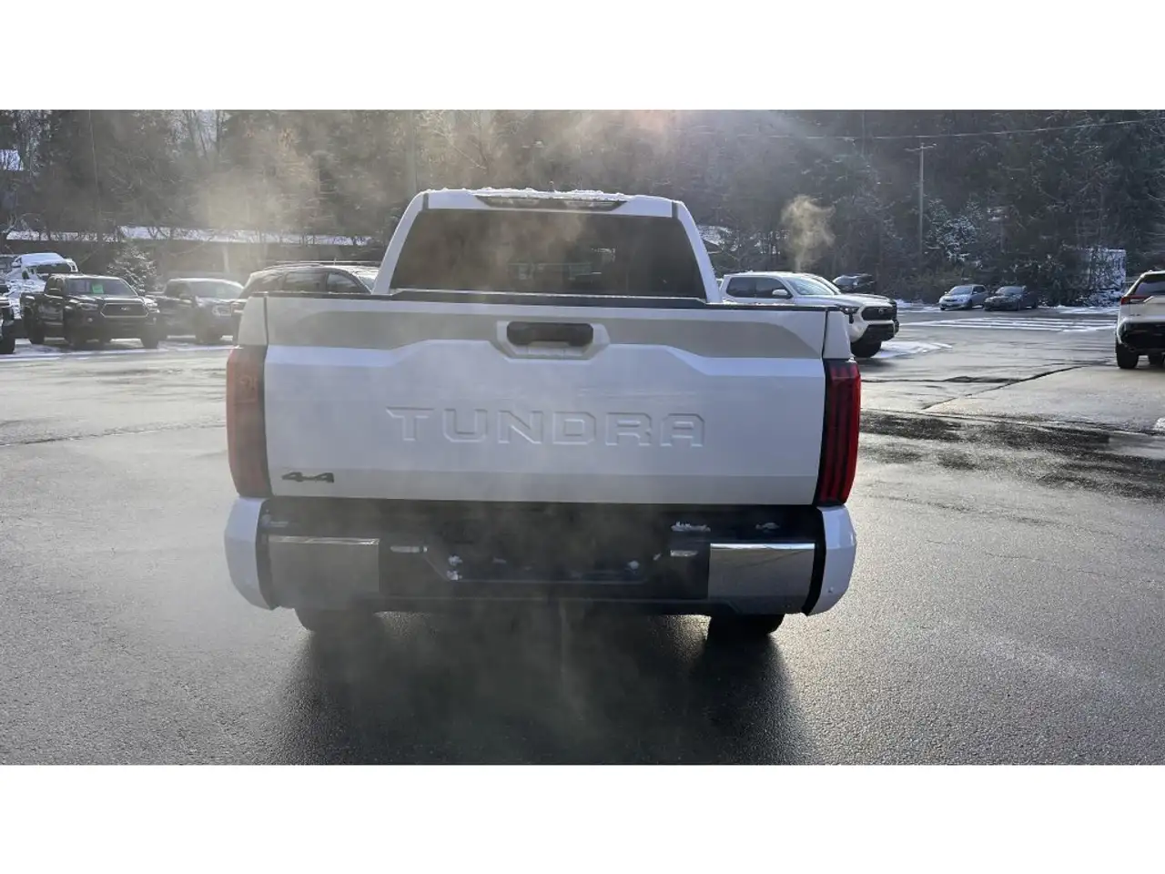 Toyota Tundra снимка Toyota Tundra