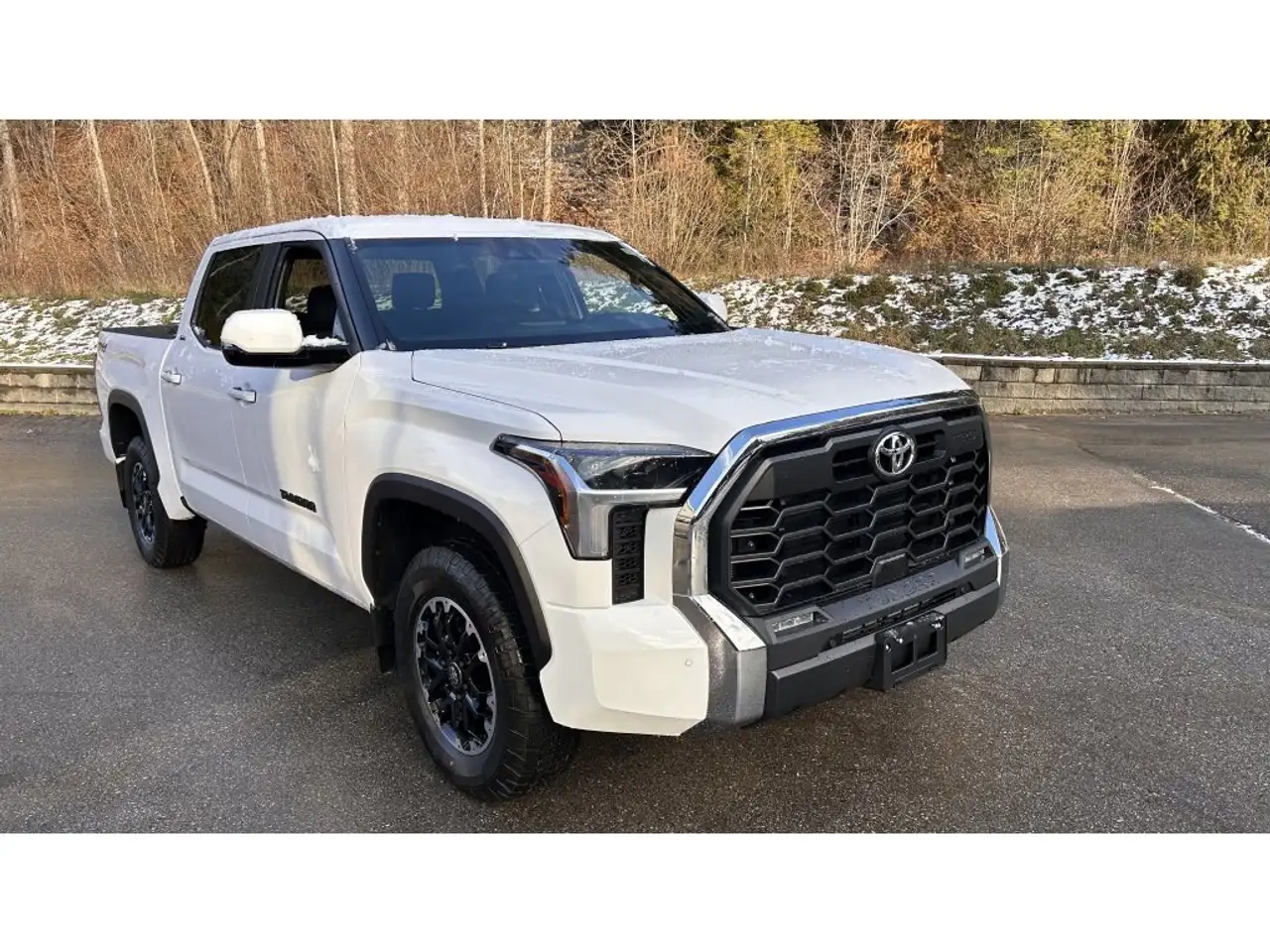 Toyota Tundra снимка Toyota Tundra