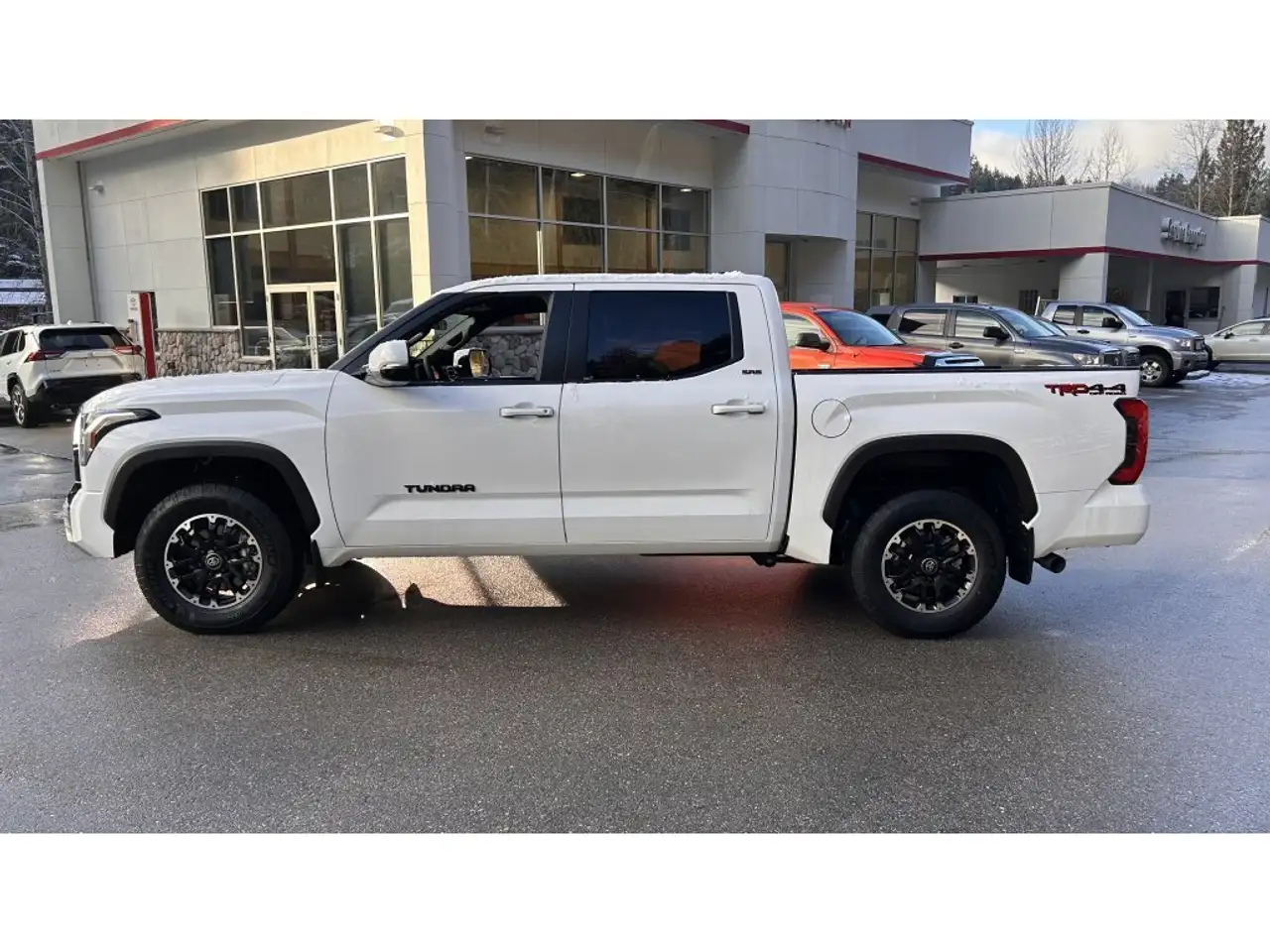 Toyota Tundra снимка Toyota Tundra