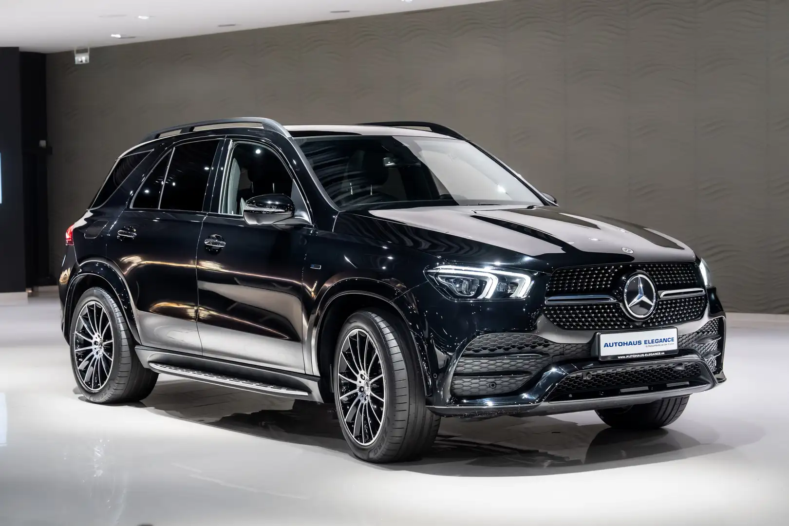 Mercedes-Benz GLE 350 de 4Matic*AMG-LINE*NIGHT*PANO*360*AHK* Noir - 2