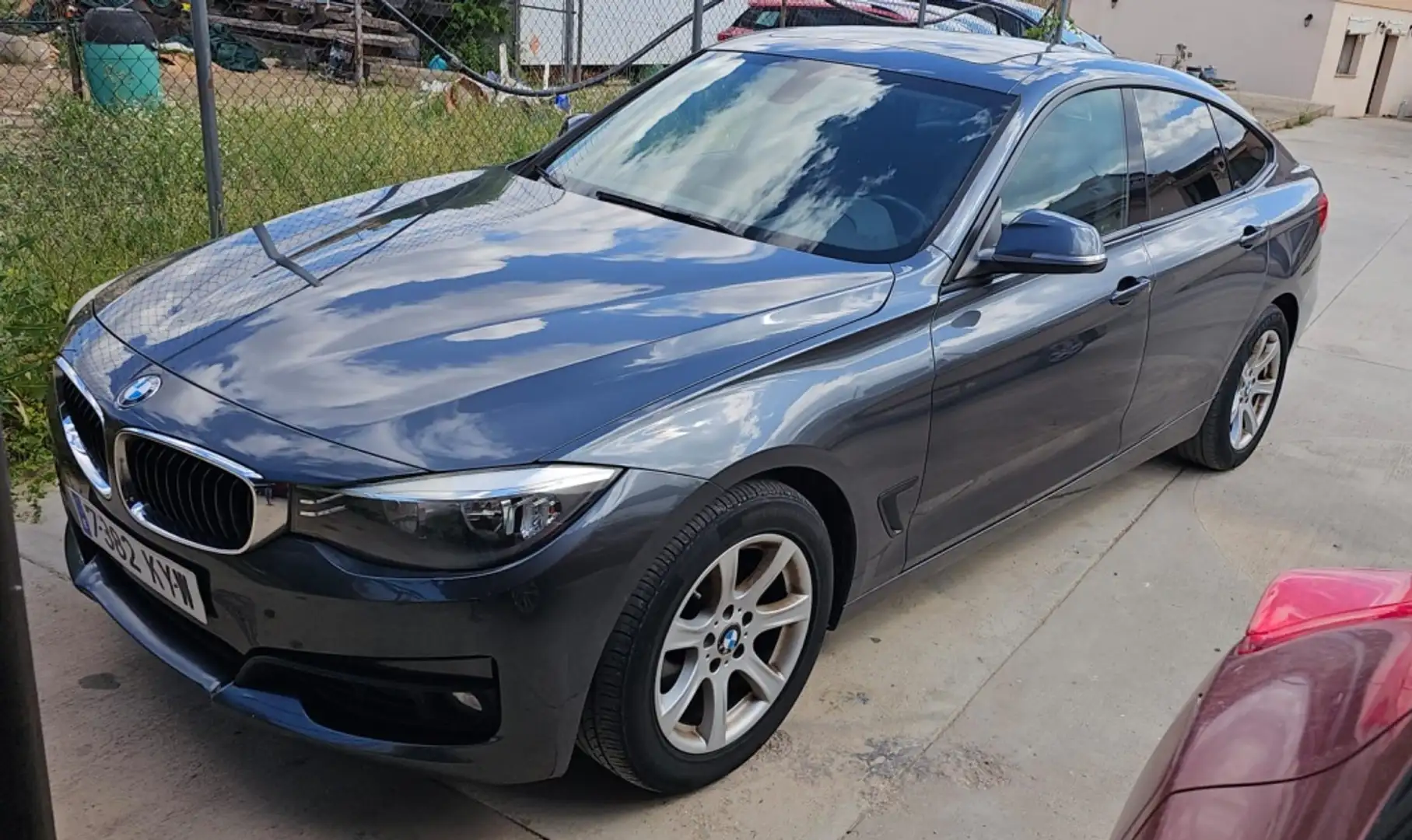 BMW 318 318d Gran Turismo (4.75) Noir - 1