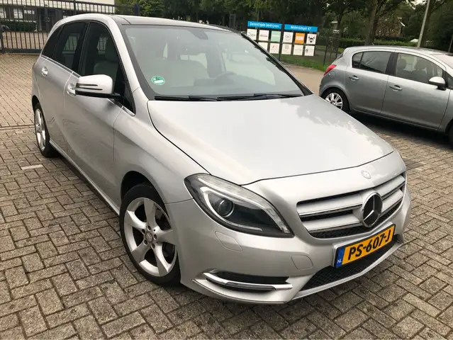 Mercedes-Benz B 180 Ambition*AUTOM***1000 € KORTING !!