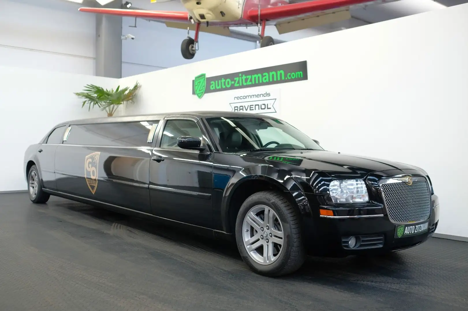 Chrysler 300C Stretch Limousine 120 Krystal Coach Schwarz - 1