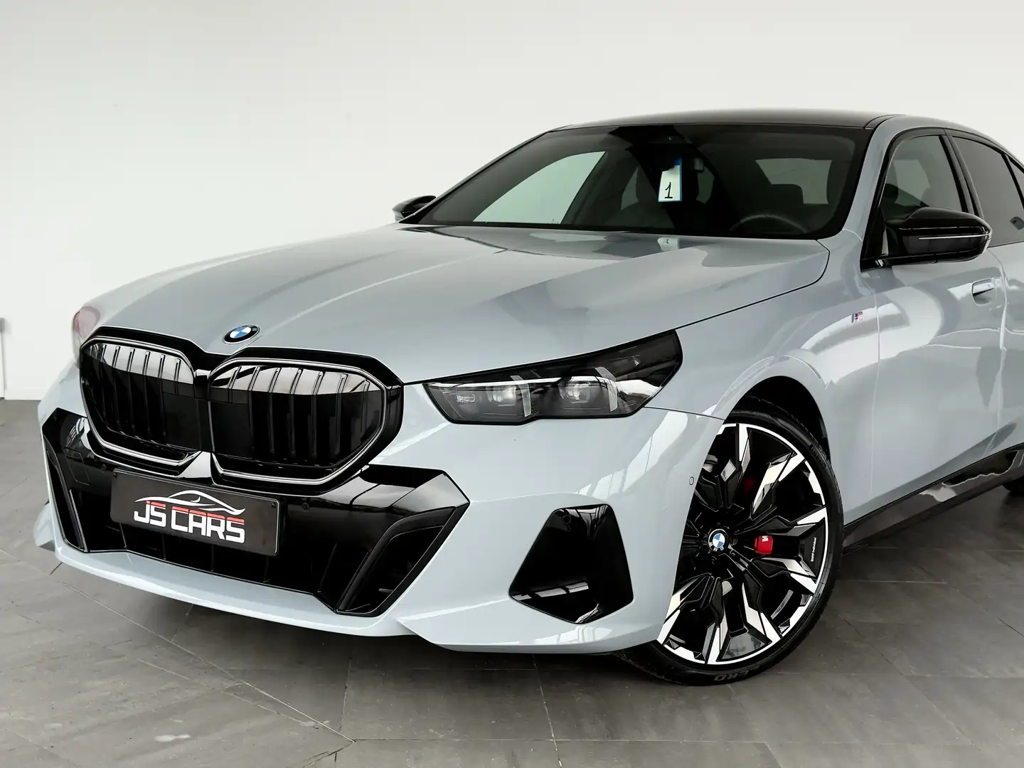 BMW 520 dA PACKM-1ERPRO-T.PANO-LASER-CUIR-H/KARDON-CAMERA Grijs - 2