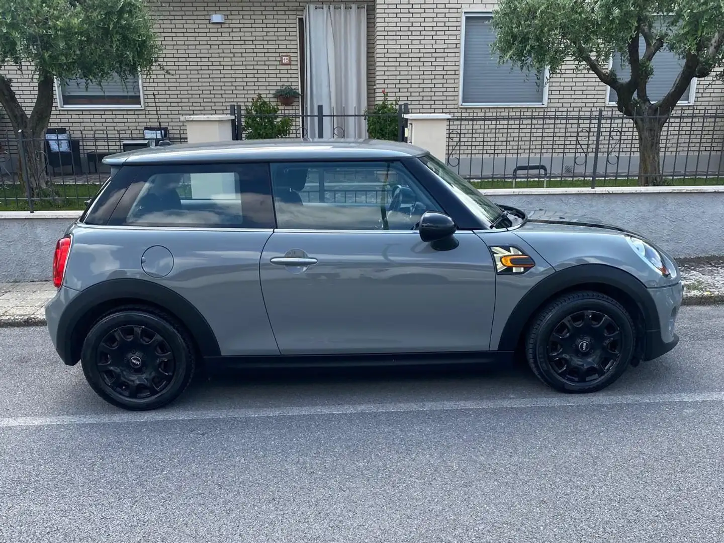 MINI One Benzina 55 kw Grigio - 2