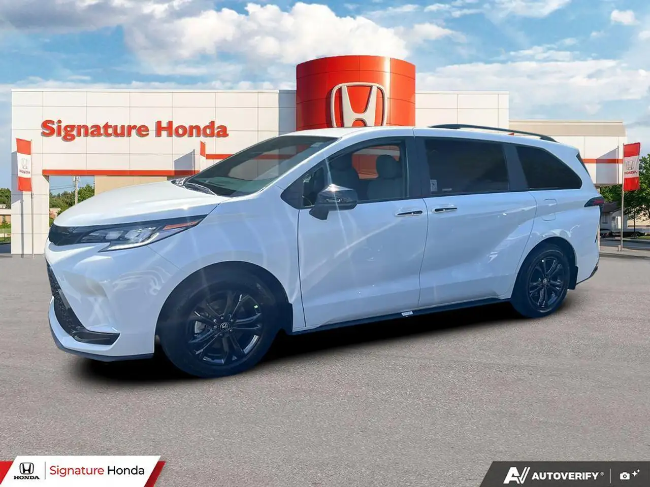 Toyota Sienna снимка Toyota Sienna