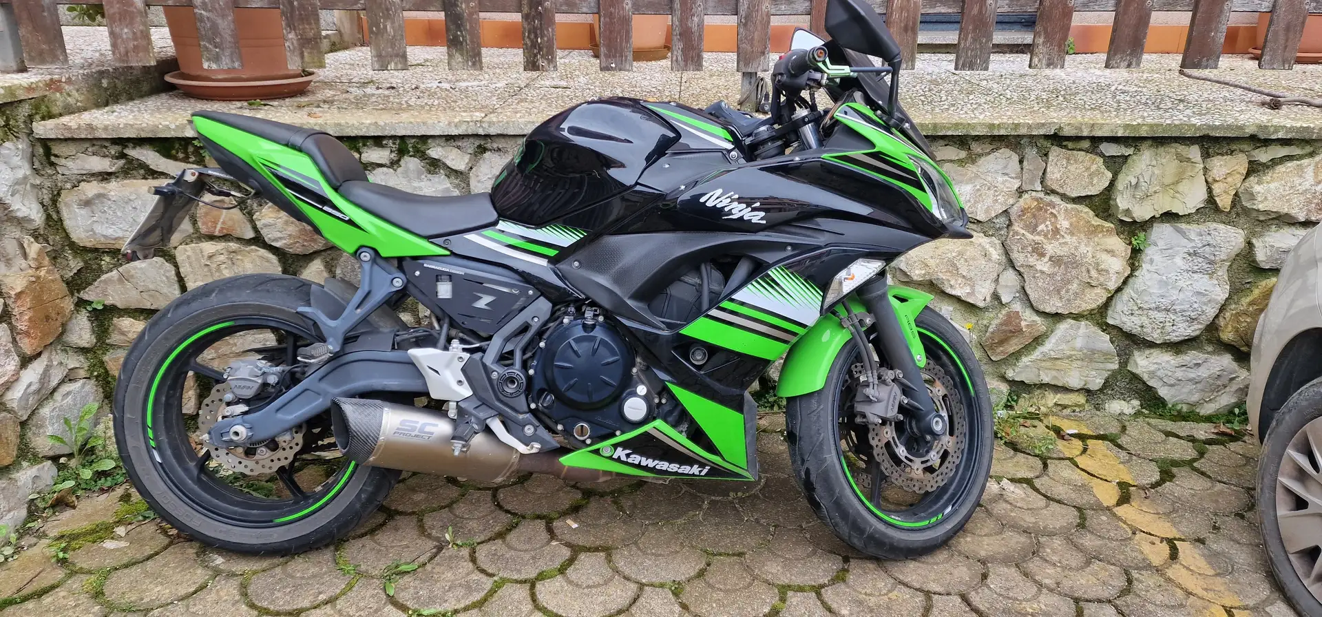 Kawasaki Ninja 650 KRT Edition Verde - 2