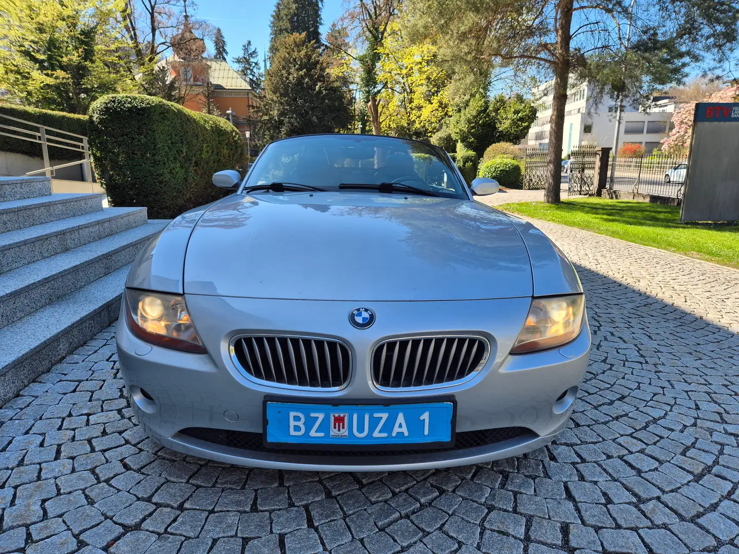 BMW Z4 2.5i Grau - 2