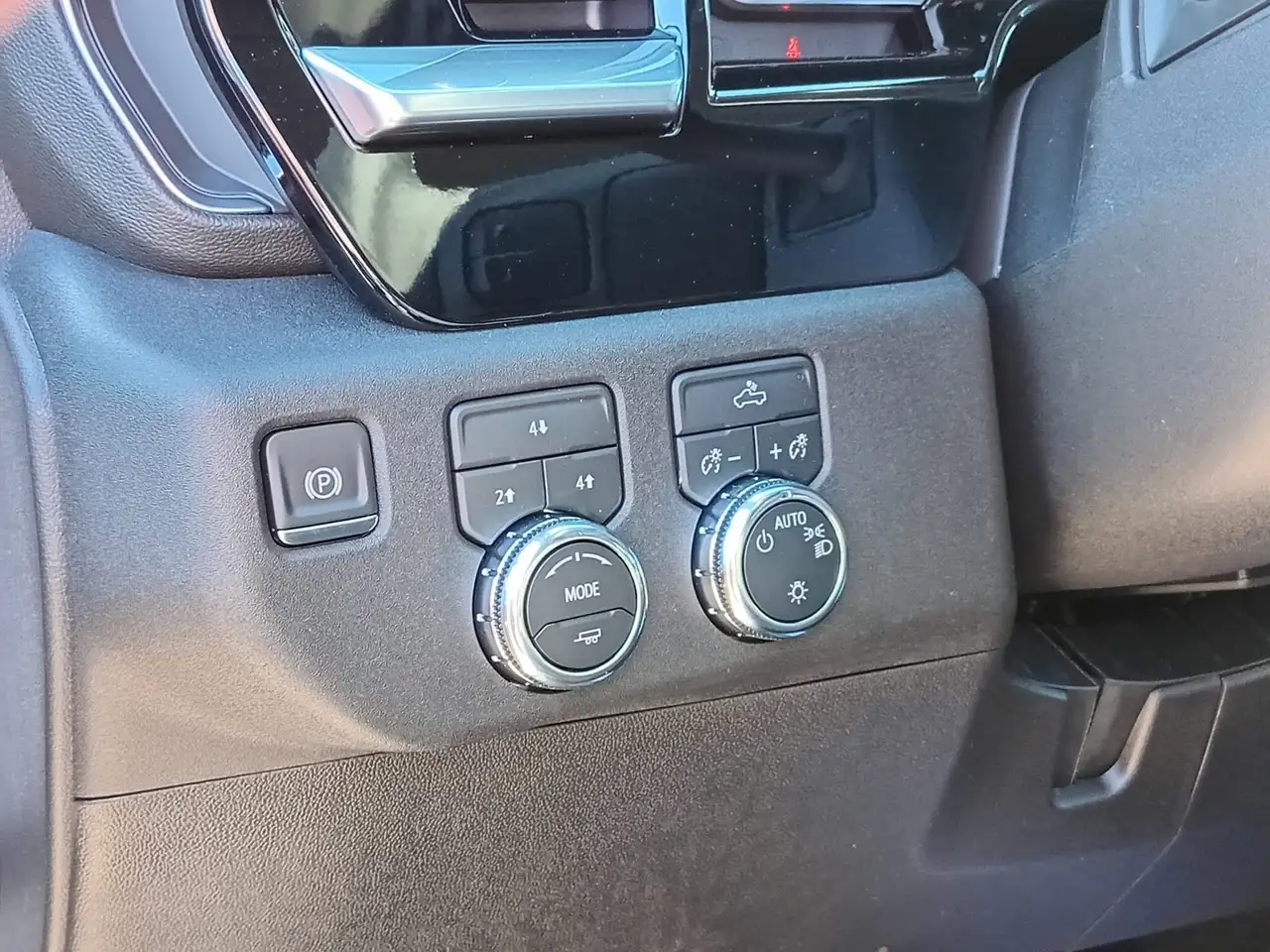 GMC Sierra 2500HD снимка GMC Sierra 2500HD