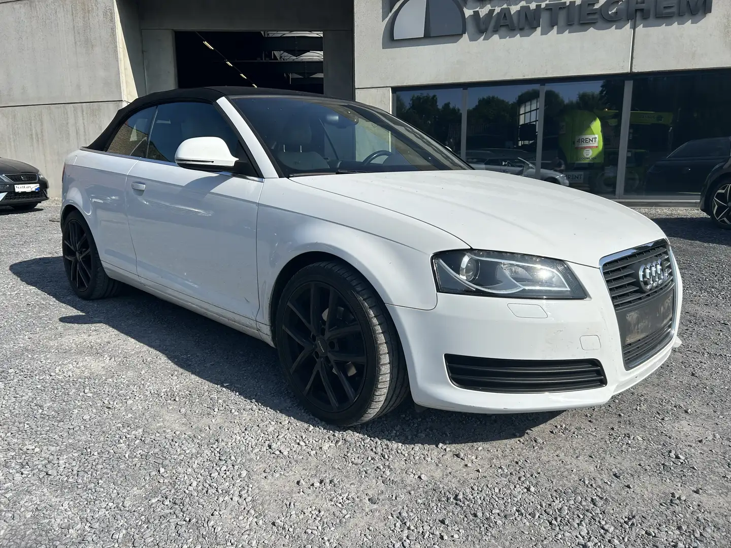 Audi A3 Cabriolet 1.6 TDi Ambition / EXPORT Wit - 2