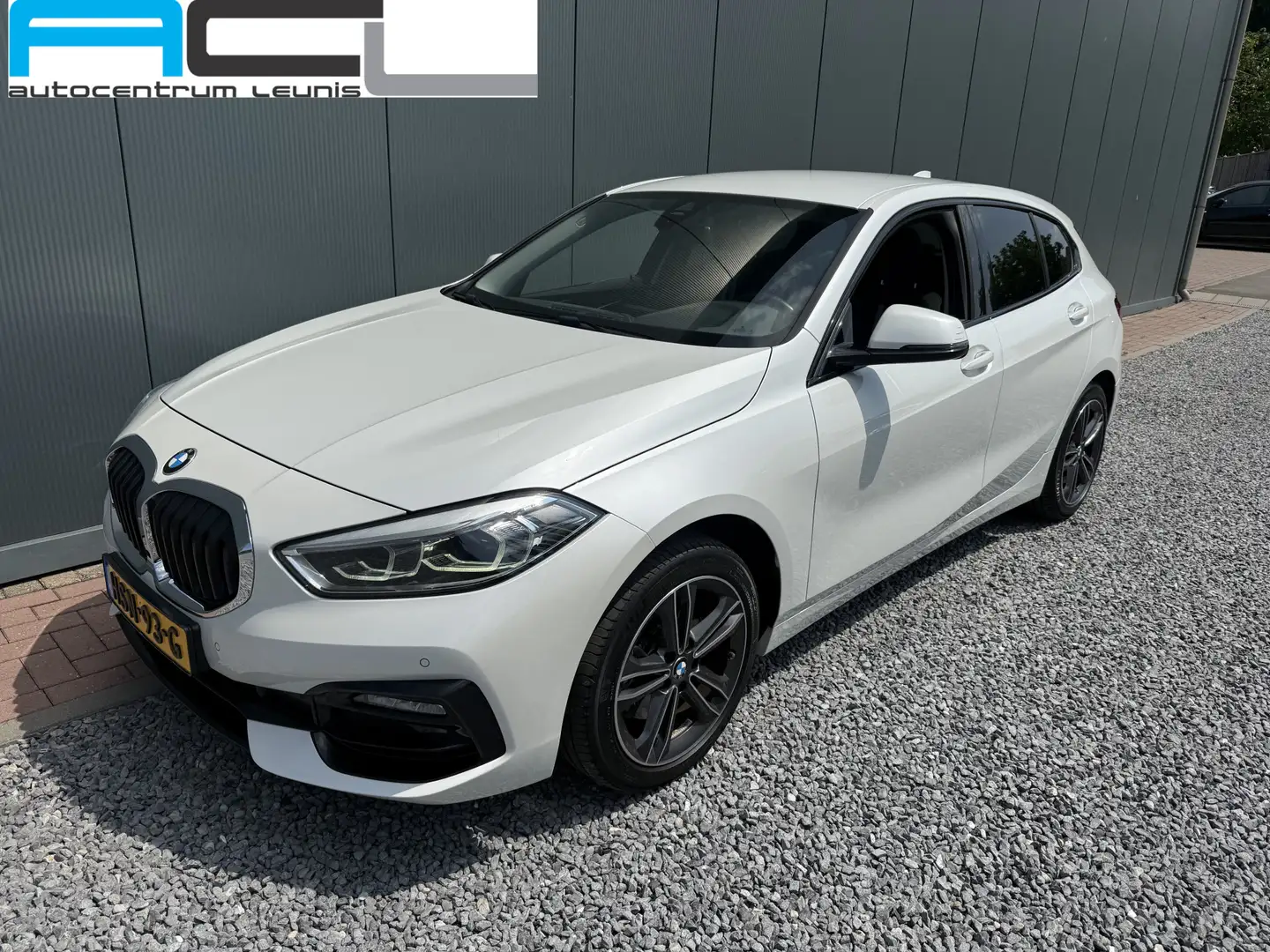 BMW 118 1-serie 118i 140pk Executive Sportline 5-drs Blanc - 1