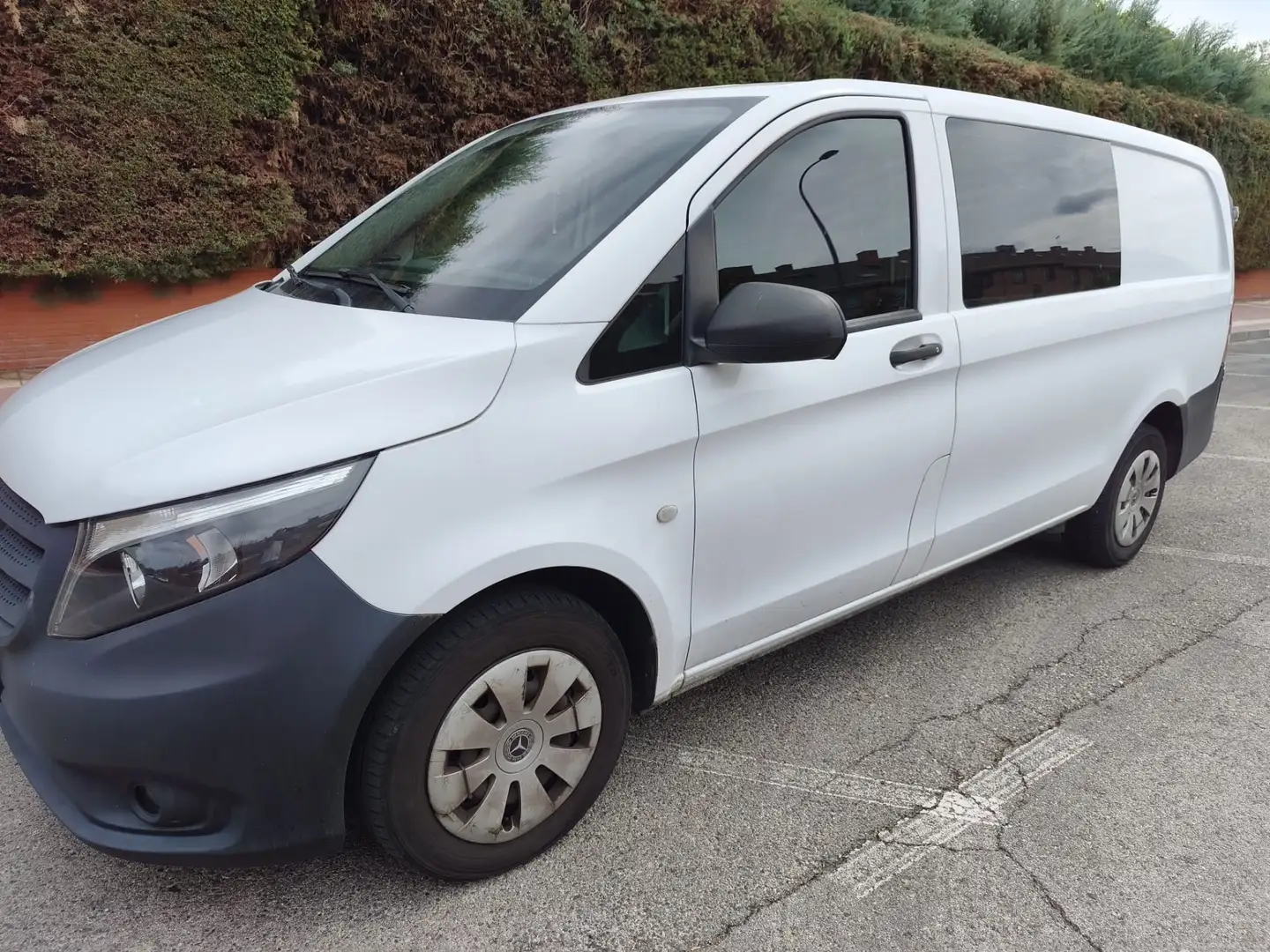 Mercedes-Benz Vito Furgón 111CDI Compacta - 2