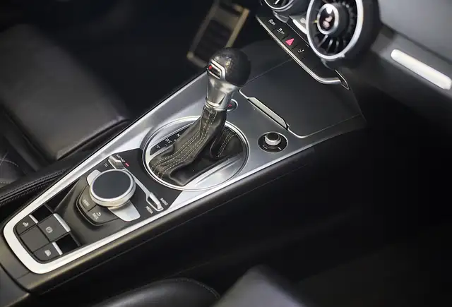 Audi TT view 14