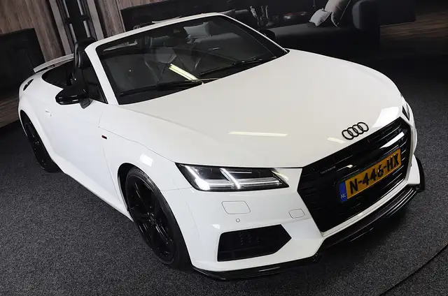 Audi TT view 26
