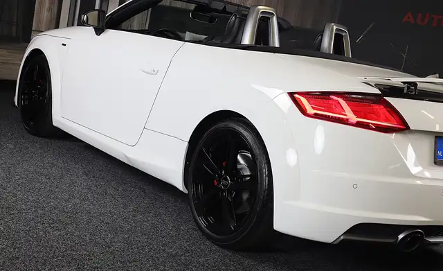 Audi TT view 27