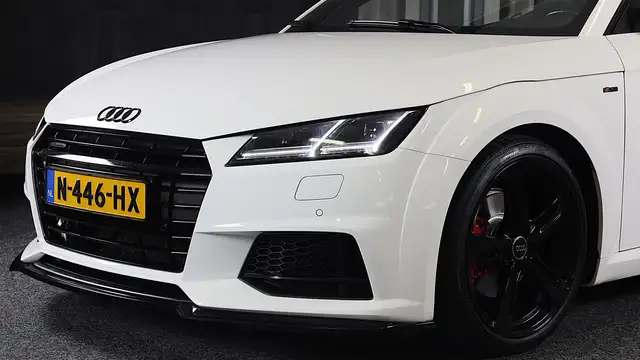 Audi TT view 28