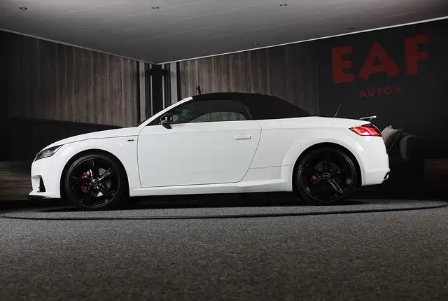 Audi TT view 20
