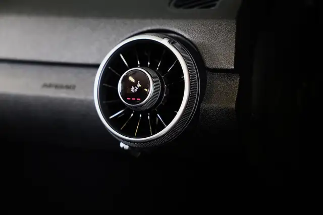 Audi TT view 12