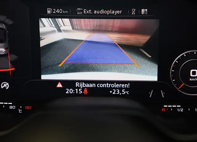 Audi TT view 11