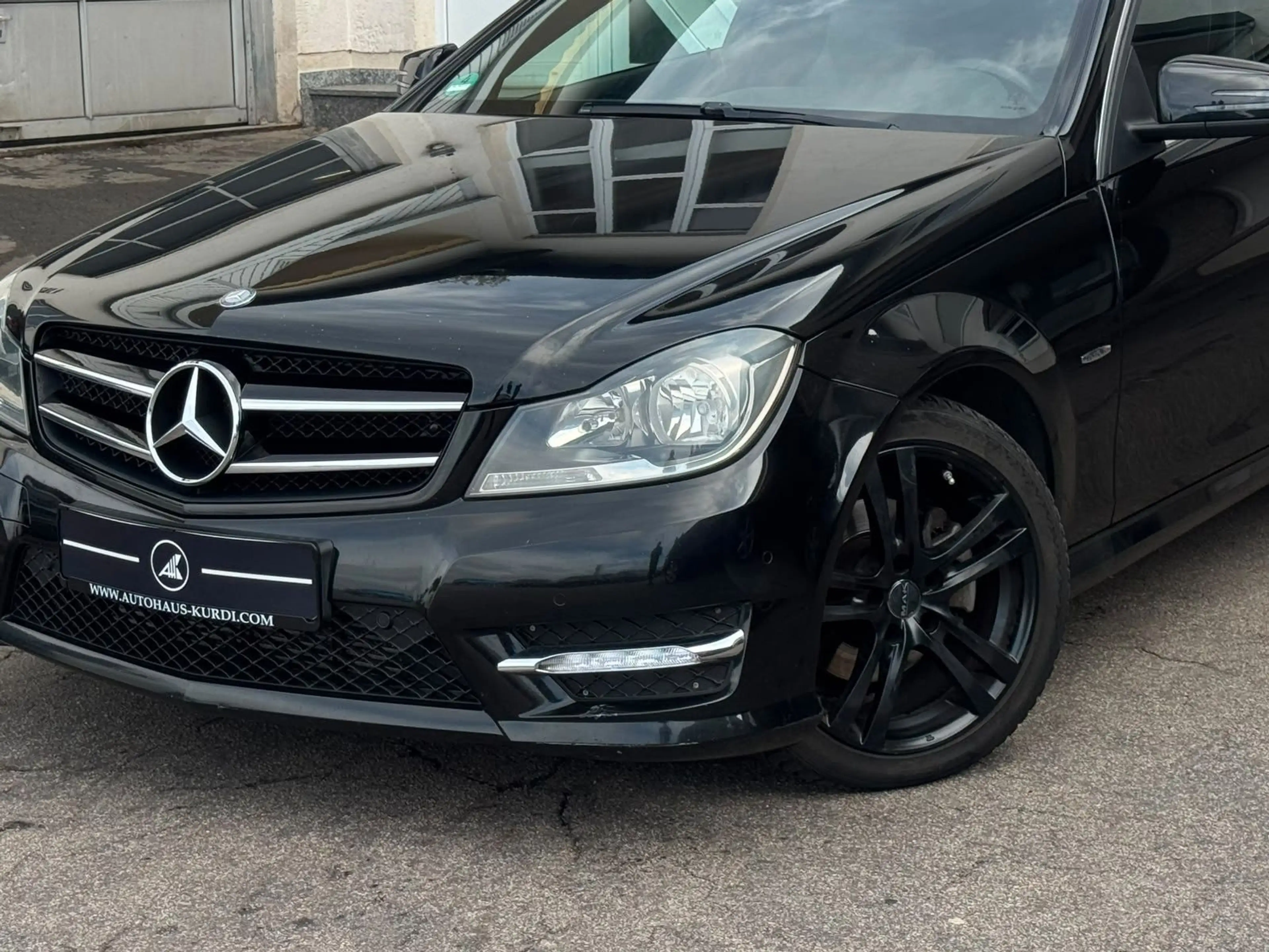 Mercedes-Benz C 220 C220CDI Aut. Coupe AMG 8FACH NAVI TEMPOMAT SHZ — photo 3