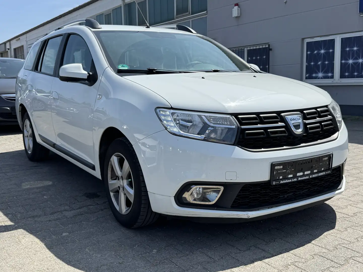 Dacia Logan 1.0 KLIMA AHK KAMERA NAVI EURO-6 TEMP BC Laureate Weiß - 2