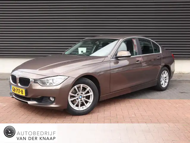 BMW 320 3-serie 320i Executive | Clima | Cruise | Navi | P