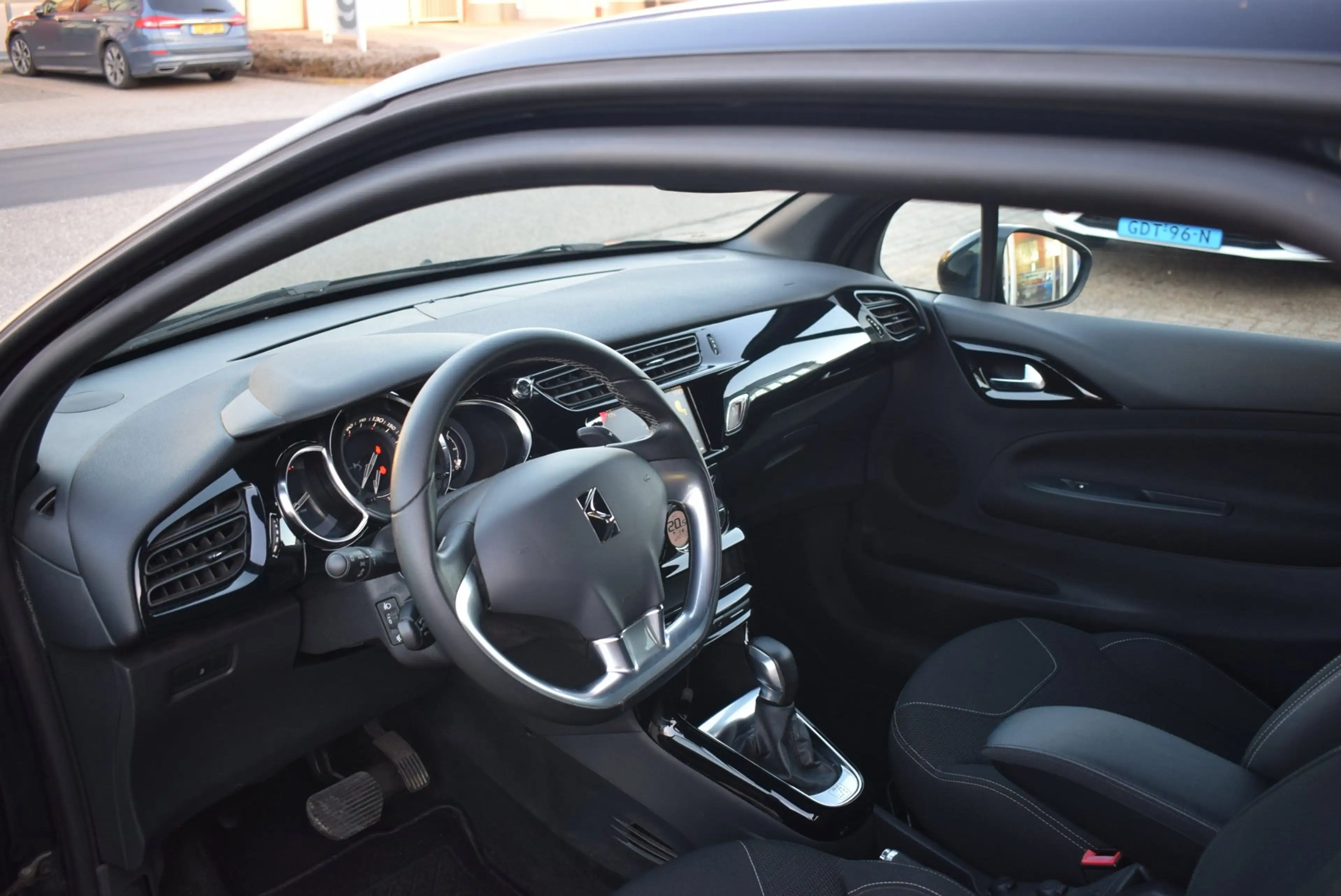DS Automobiles DS 3 1.2 PureTech So Chic | CLIMATE CONTROL |CRUISE CON — photo 10