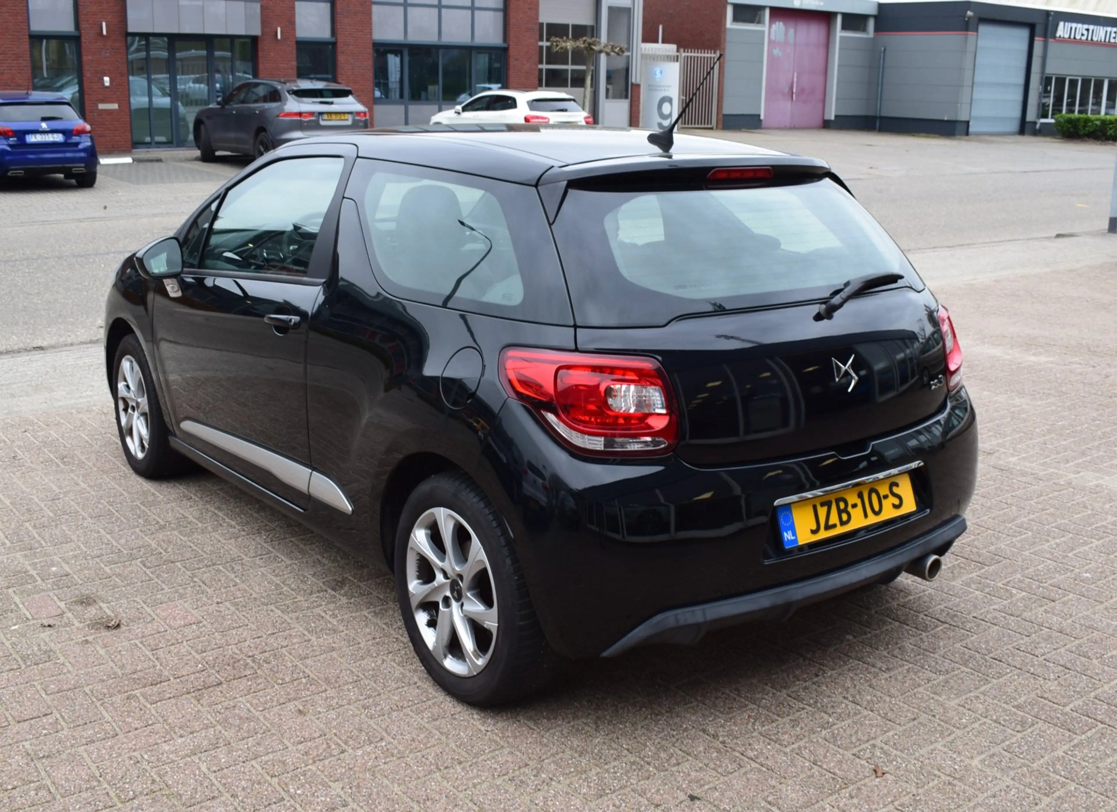 DS Automobiles DS 3 1.2 PureTech So Chic | CLIMATE CONTROL |CRUISE CON — photo 3