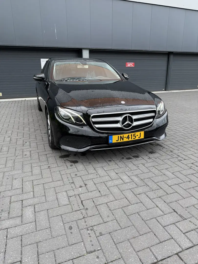 Mercedes-Benz E 220 Lease Edition Pano Zwart - 2
