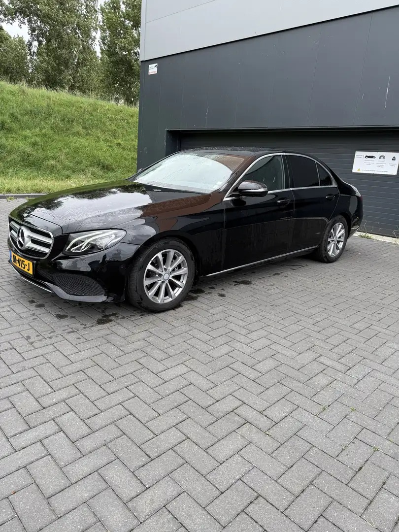 Mercedes-Benz E 220 Lease Edition Pano Zwart - 1