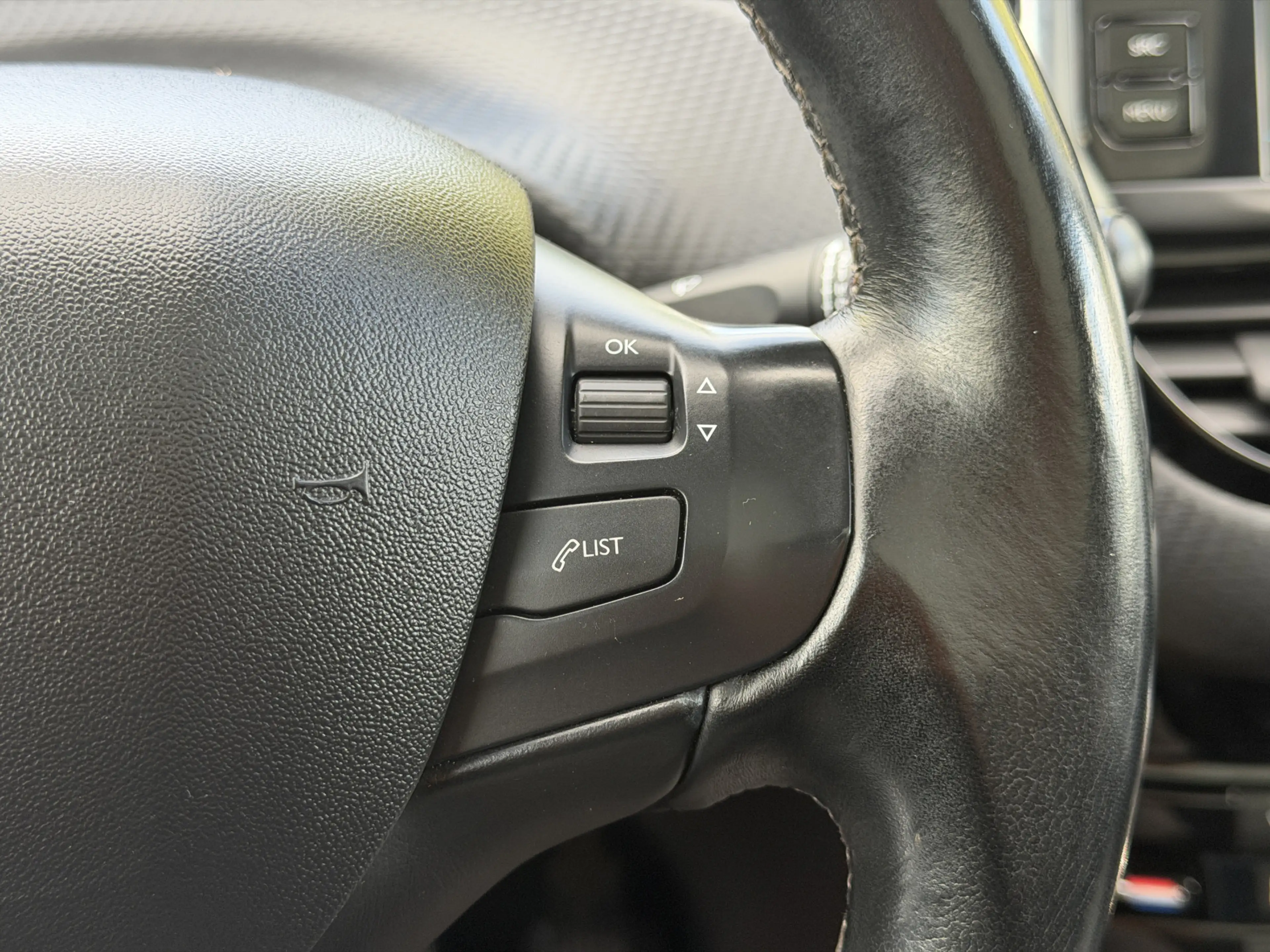 Peugeot 2008 BWJ 2019 | 1.2 111PK Allure | NWE DISTRIBUTIE | TR — photo 8