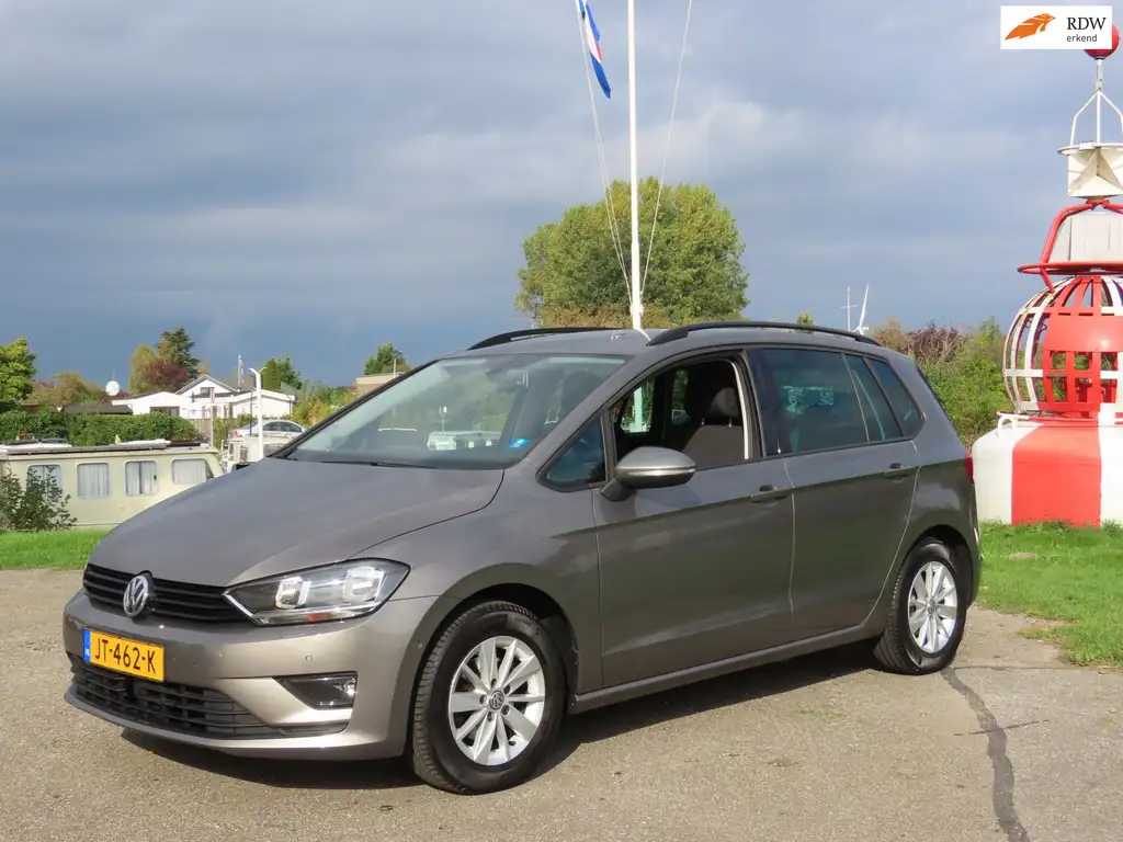 Volkswagen Golf Sportsvan 2015 из Европы — купить под ключ