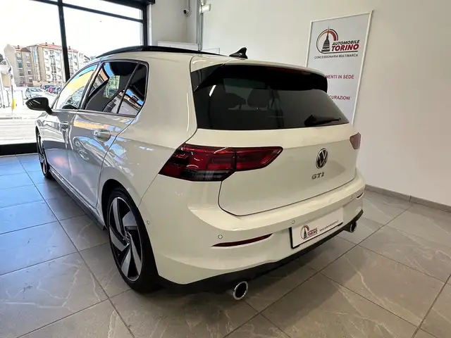Volkswagen Golf view 6