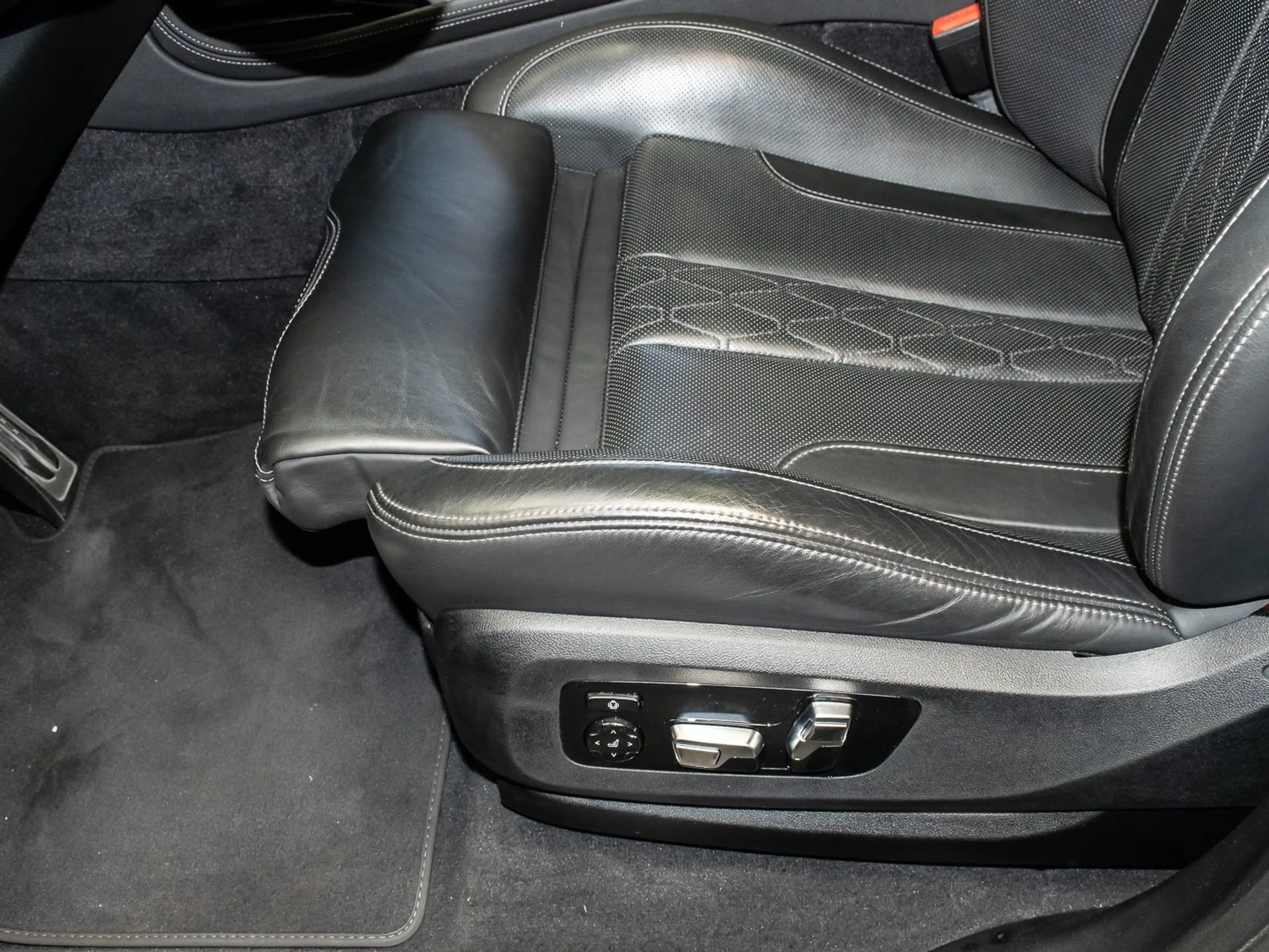 BMW X7 xDrive40d (ab 2022) M Sport HUD PANO ACC AHK — photo 15