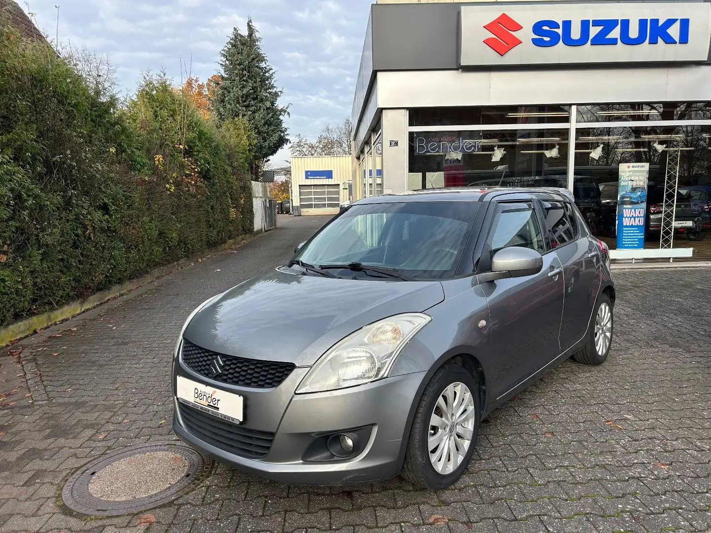 Suzuki Swift Comfort 5-TÜRER KLIMAAUTO KEYLESS TEMPOMAT Grau - 1