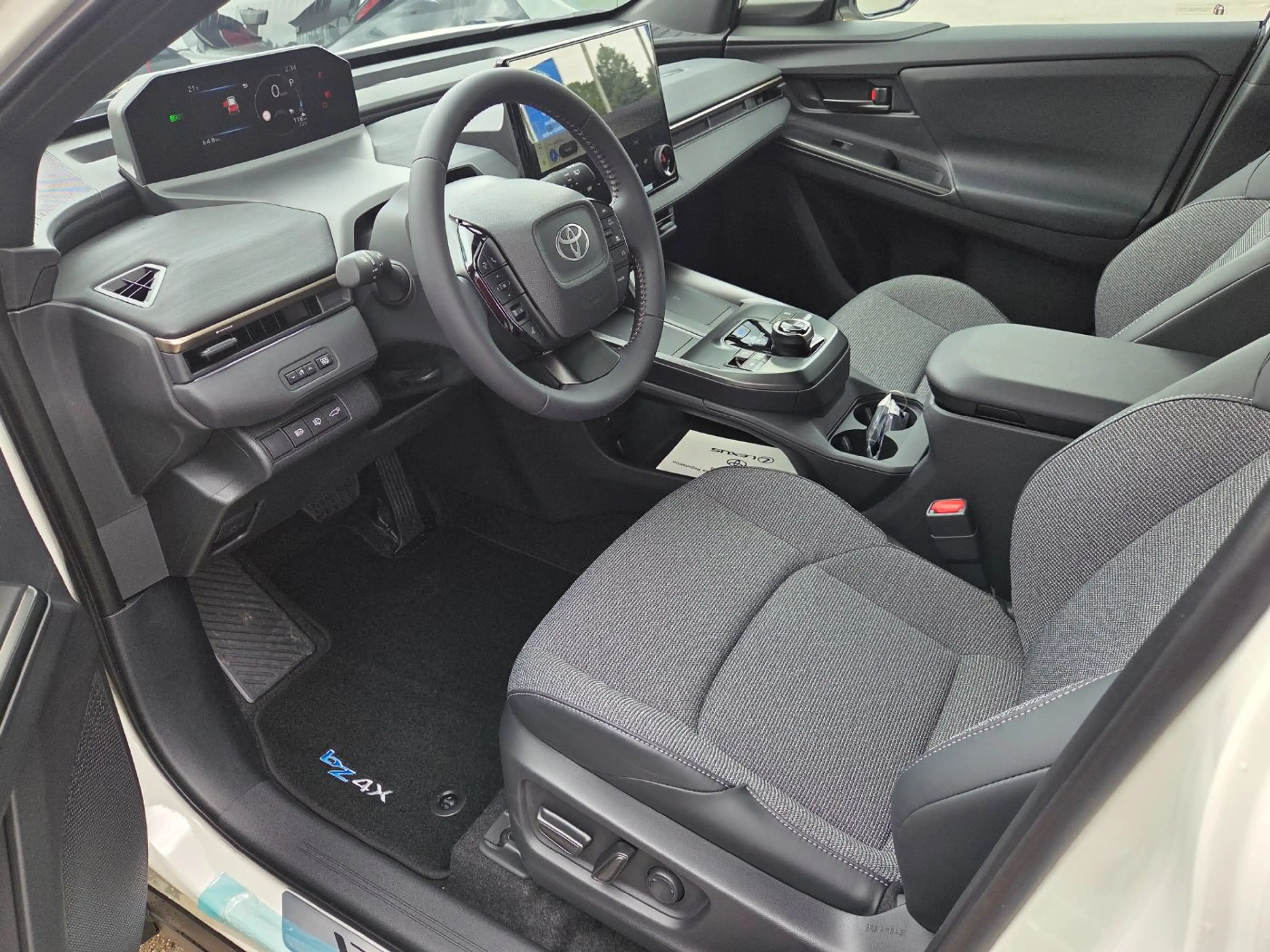 Toyota bZ4X Touring FWD Teamplayer ACC+LED+Navi+SHZ+360 — photo 6