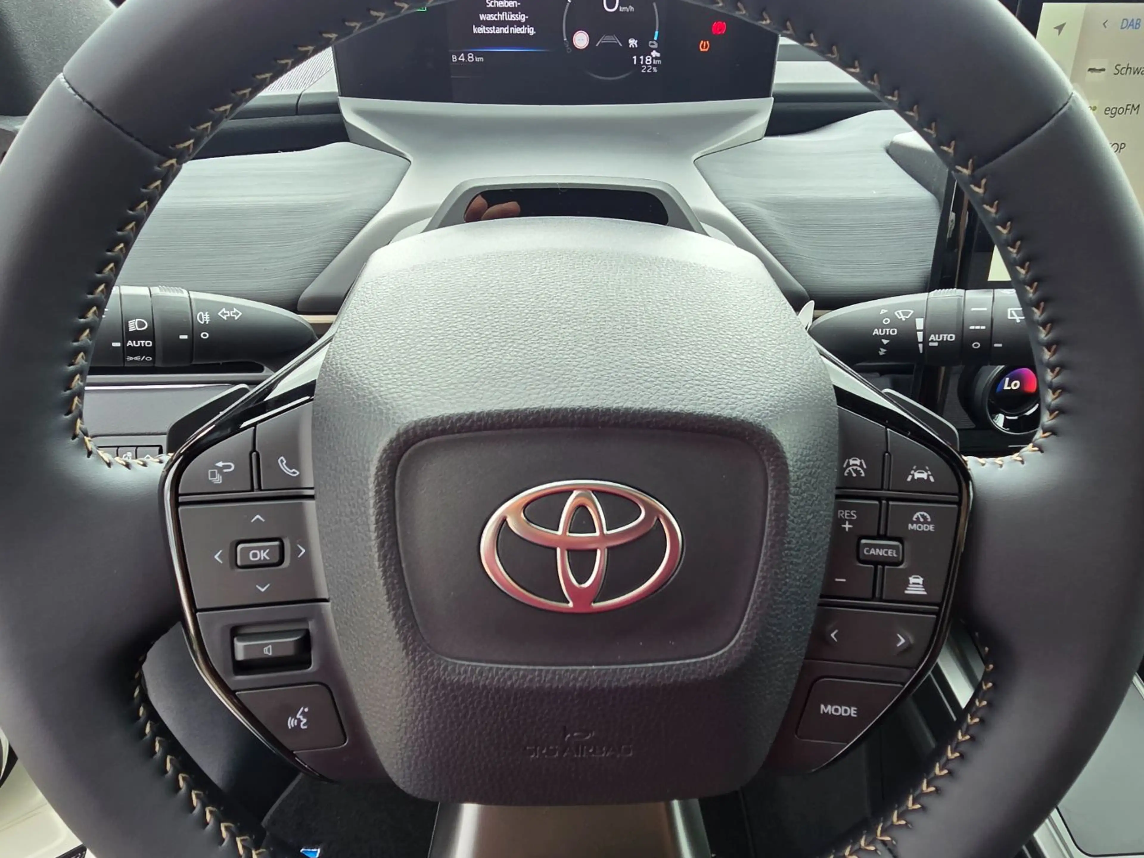 Toyota bZ4X Touring FWD Teamplayer ACC+LED+Navi+SHZ+360 — photo 11