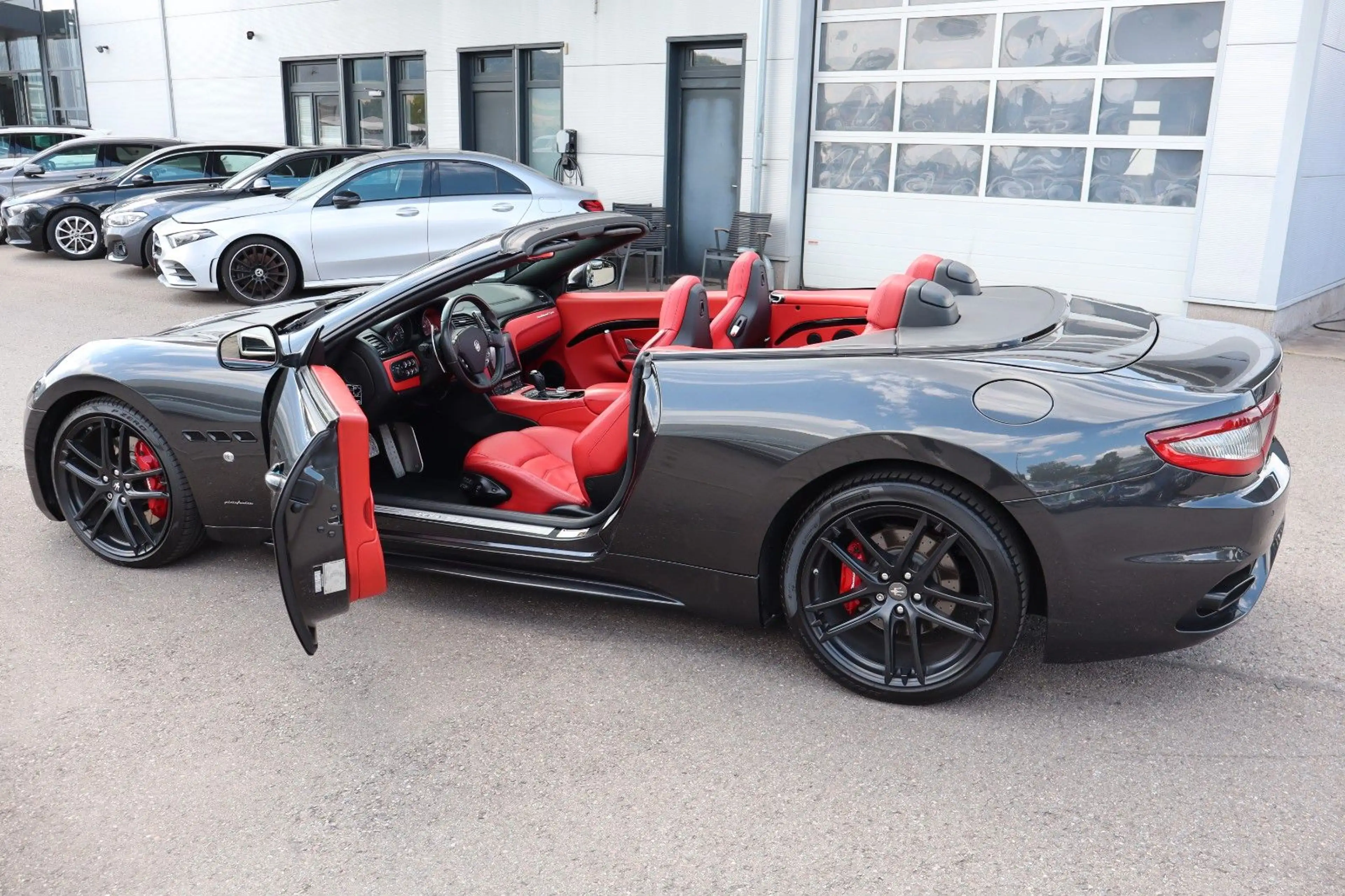 Maserati GranCabrio 4.7 V8 Sport Aut. LederRot_Kamera_LED — photo 14