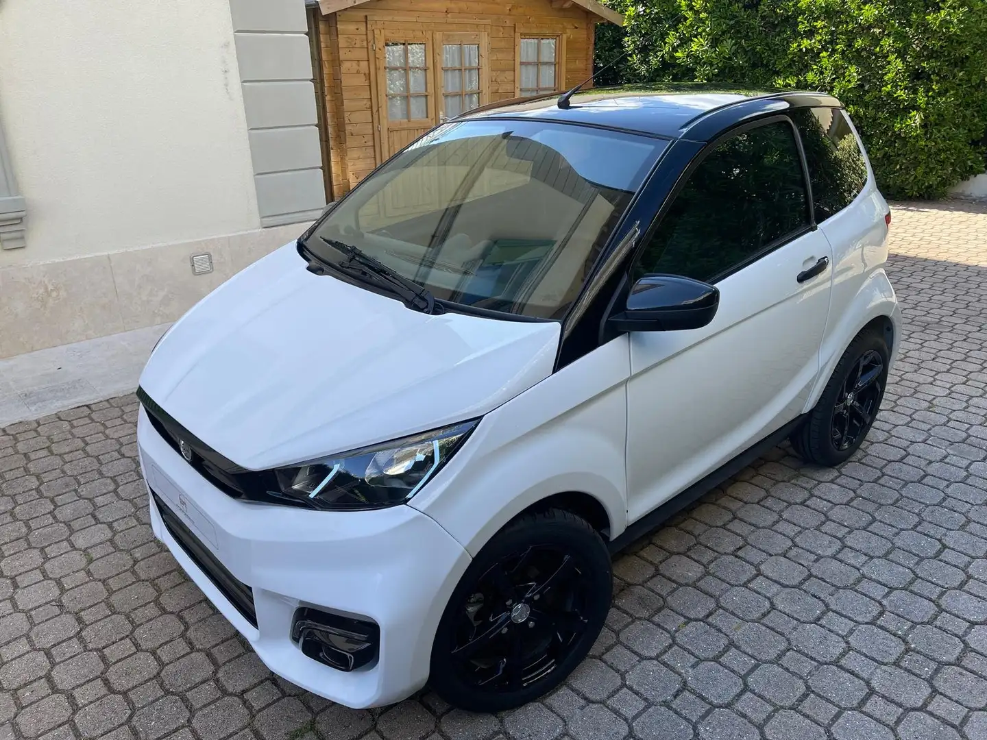 Aixam GTO Bianco - 1